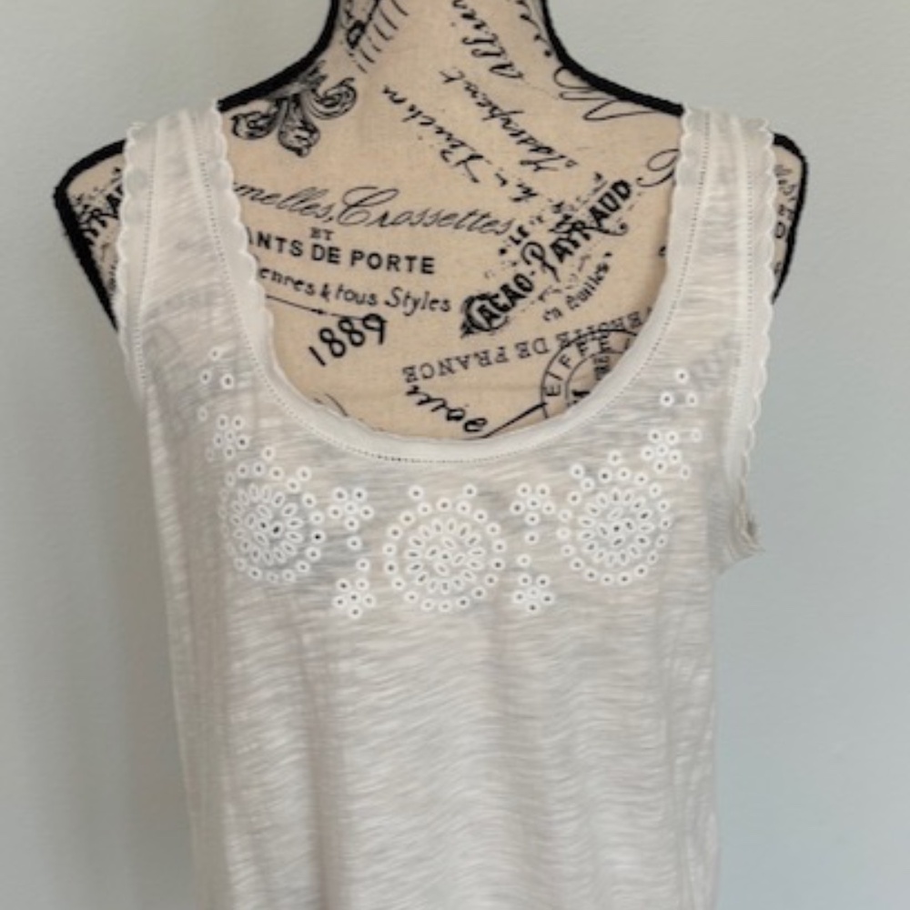 Ann Taylor White Eylet Tank Top Size M